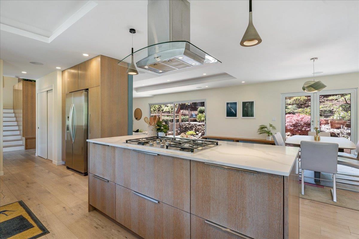 Detail Gallery Image 6 of 44 For 111 Esmeralda Dr, Santa Cruz,  CA 95060 - 4 Beds | 2/1 Baths
