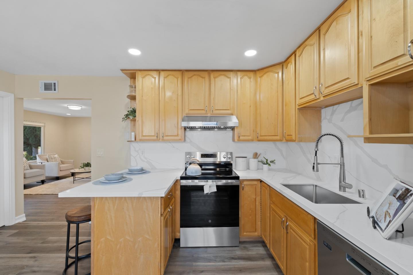 Detail Gallery Image 15 of 48 For 1365 Tourney Dr, San Jose,  CA 95131 - 4 Beds | 3 Baths