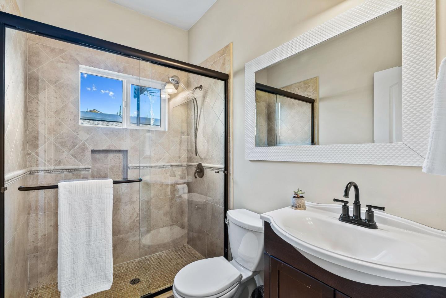 Detail Gallery Image 18 of 45 For 2213 Foxworthy Ave, San Jose,  CA 95124 - 4 Beds | 3 Baths
