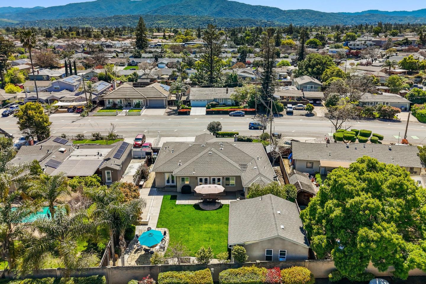 Detail Gallery Image 38 of 45 For 2213 Foxworthy Ave, San Jose,  CA 95124 - 4 Beds | 3 Baths
