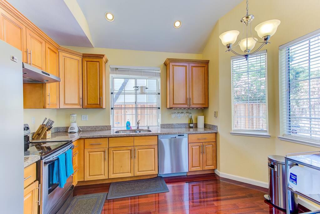 Detail Gallery Image 3 of 12 For 4719 Andrea Way, Union City,  CA 94587 - 3 Beds | 2/1 Baths