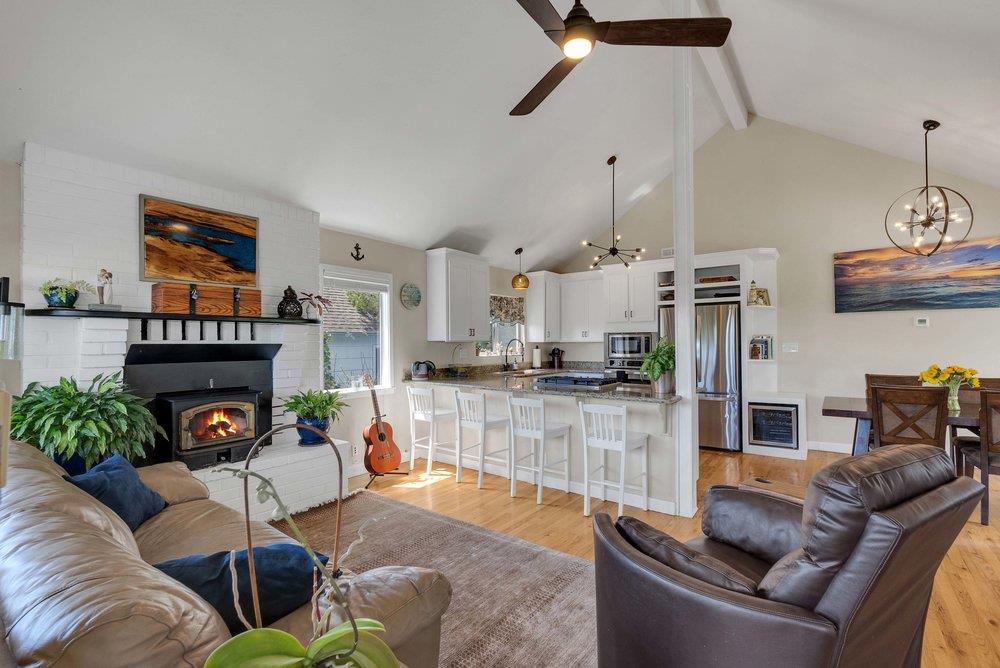 Detail Gallery Image 11 of 63 For 61 Ocean St, Davenport,  CA 95017 - 5 Beds | 3/1 Baths