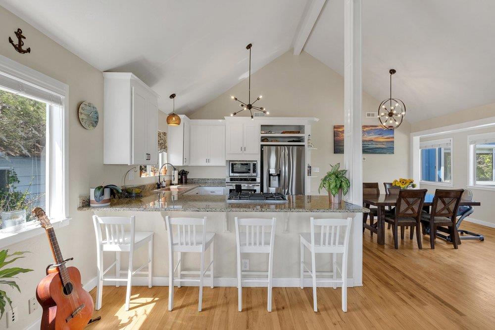 Detail Gallery Image 12 of 63 For 61 Ocean St, Davenport,  CA 95017 - 5 Beds | 3/1 Baths
