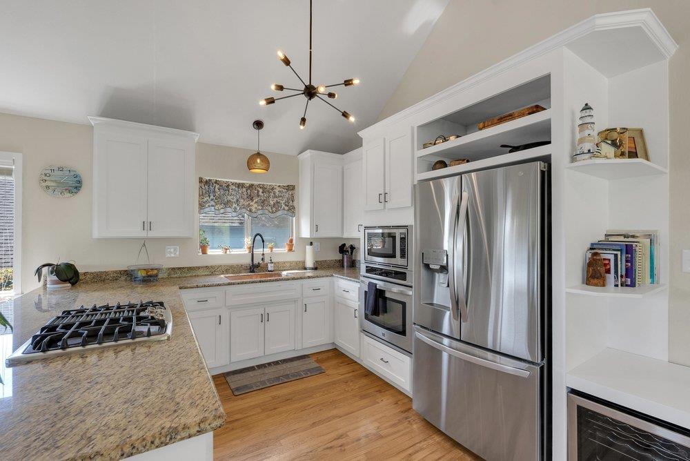 Detail Gallery Image 14 of 63 For 61 Ocean St, Davenport,  CA 95017 - 5 Beds | 3/1 Baths