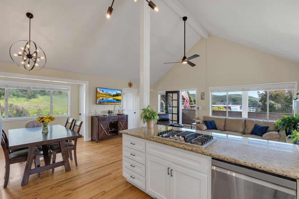 Detail Gallery Image 16 of 63 For 61 Ocean St, Davenport,  CA 95017 - 5 Beds | 3/1 Baths