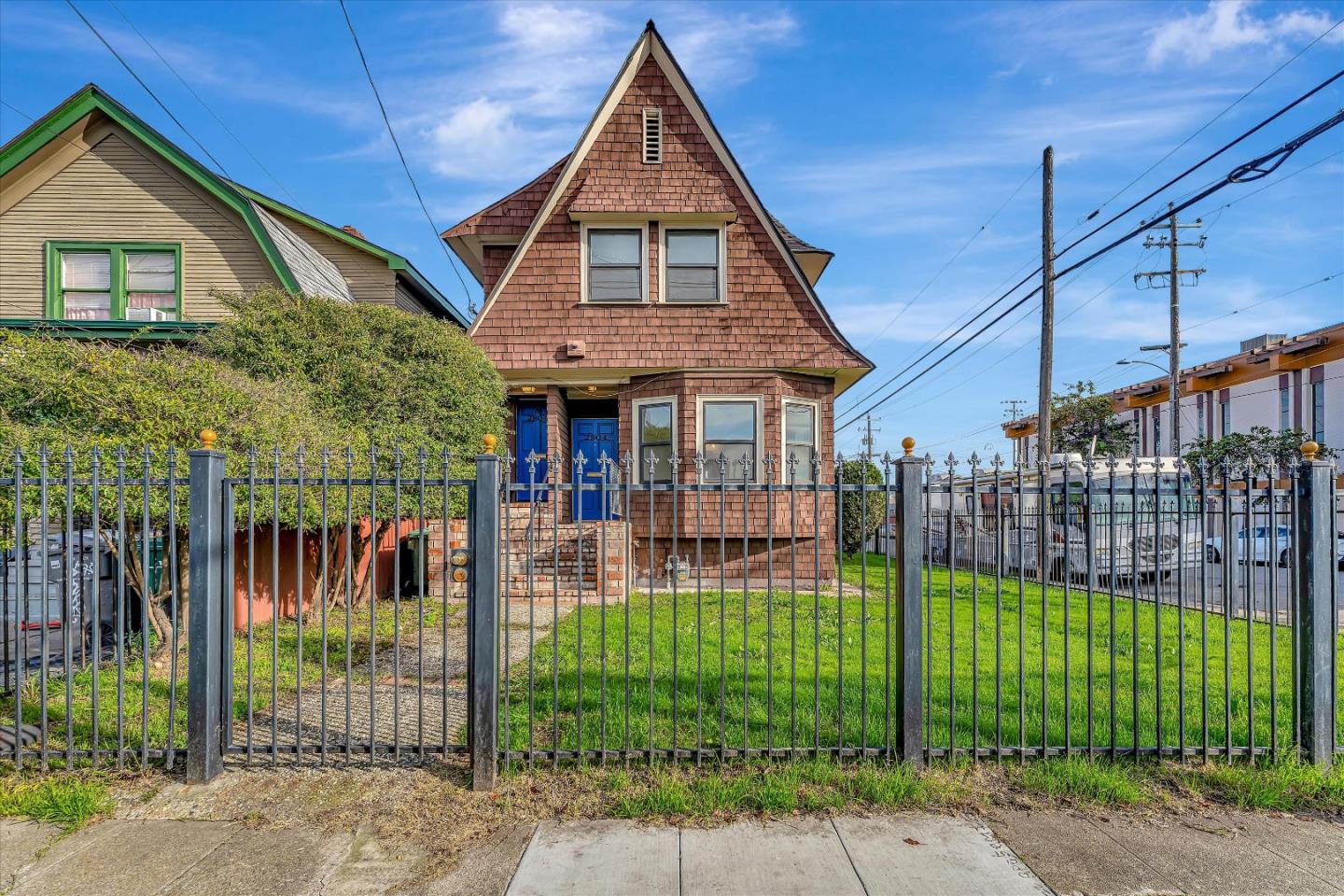 Detail Gallery Image 14 of 16 For 2804 Adeline St, Emeryville,  CA 94608 - 2 Beds | 2 Baths