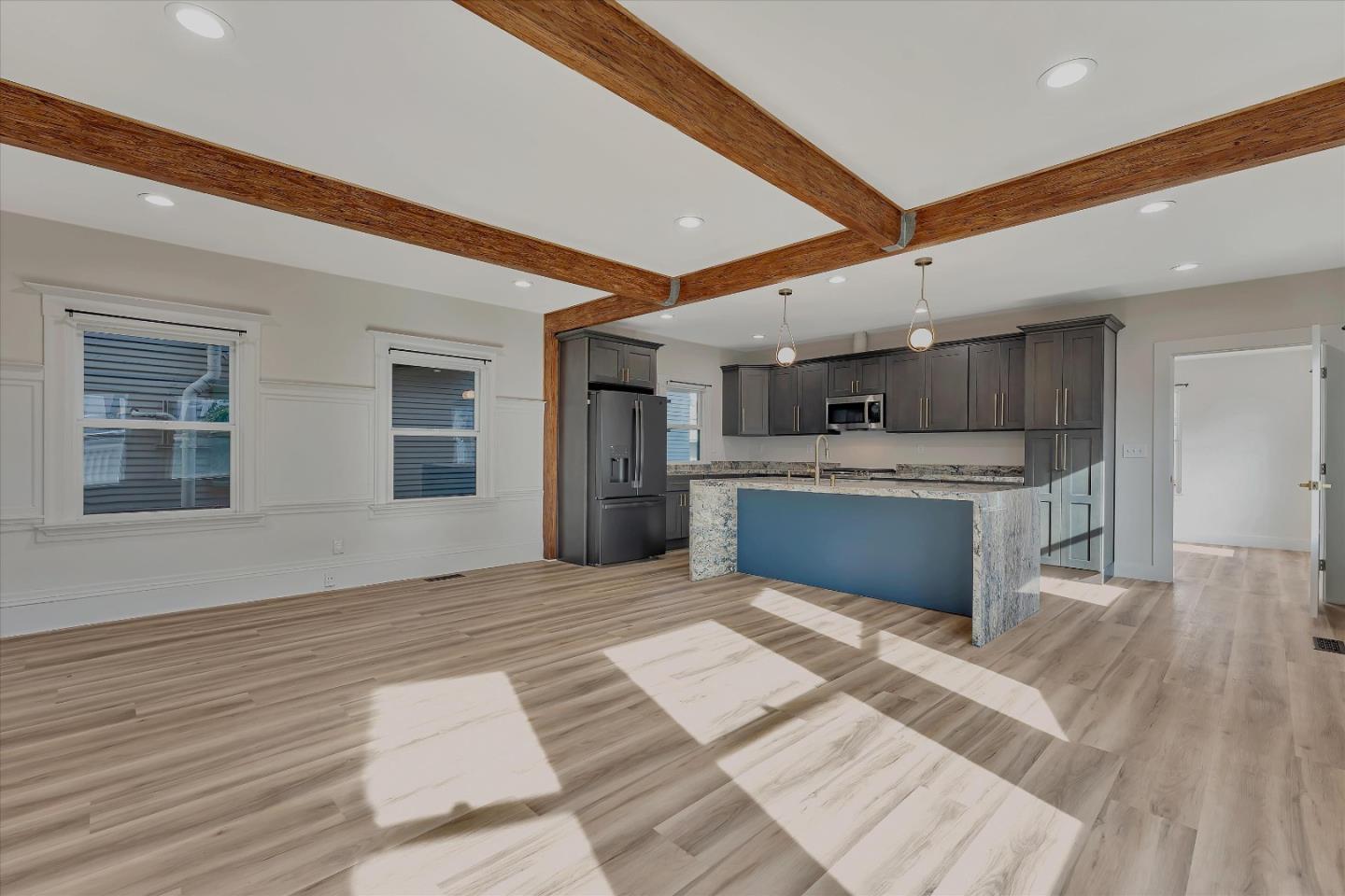 Detail Gallery Image 6 of 16 For 2804 Adeline St, Emeryville,  CA 94608 - 2 Beds | 2 Baths