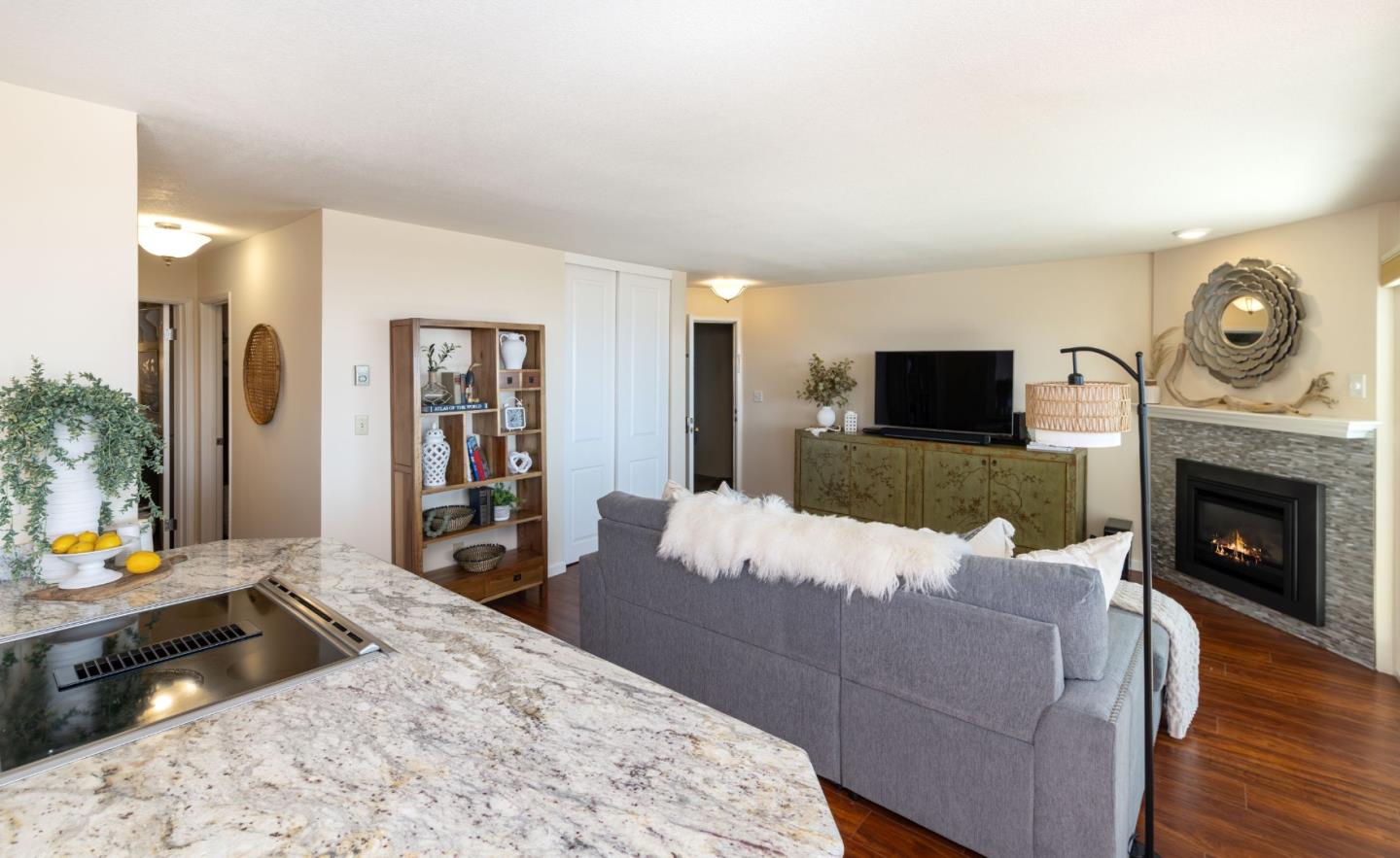 Detail Gallery Image 10 of 28 For 825 Balboa Ave #104,  Capitola,  CA 95010 - 2 Beds | 1/1 Baths