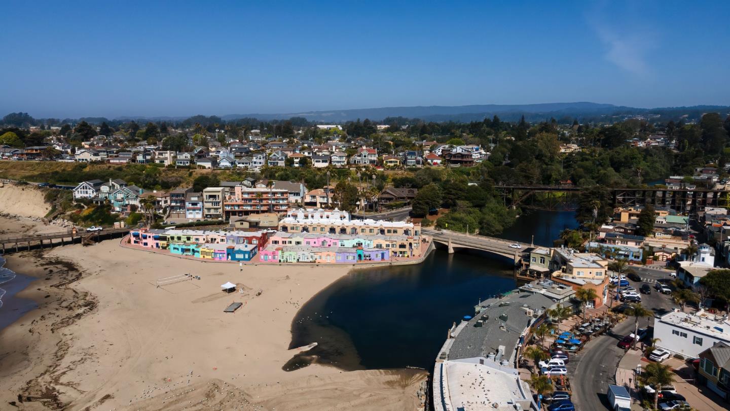 Detail Gallery Image 21 of 28 For 825 Balboa Ave #104,  Capitola,  CA 95010 - 2 Beds | 1/1 Baths