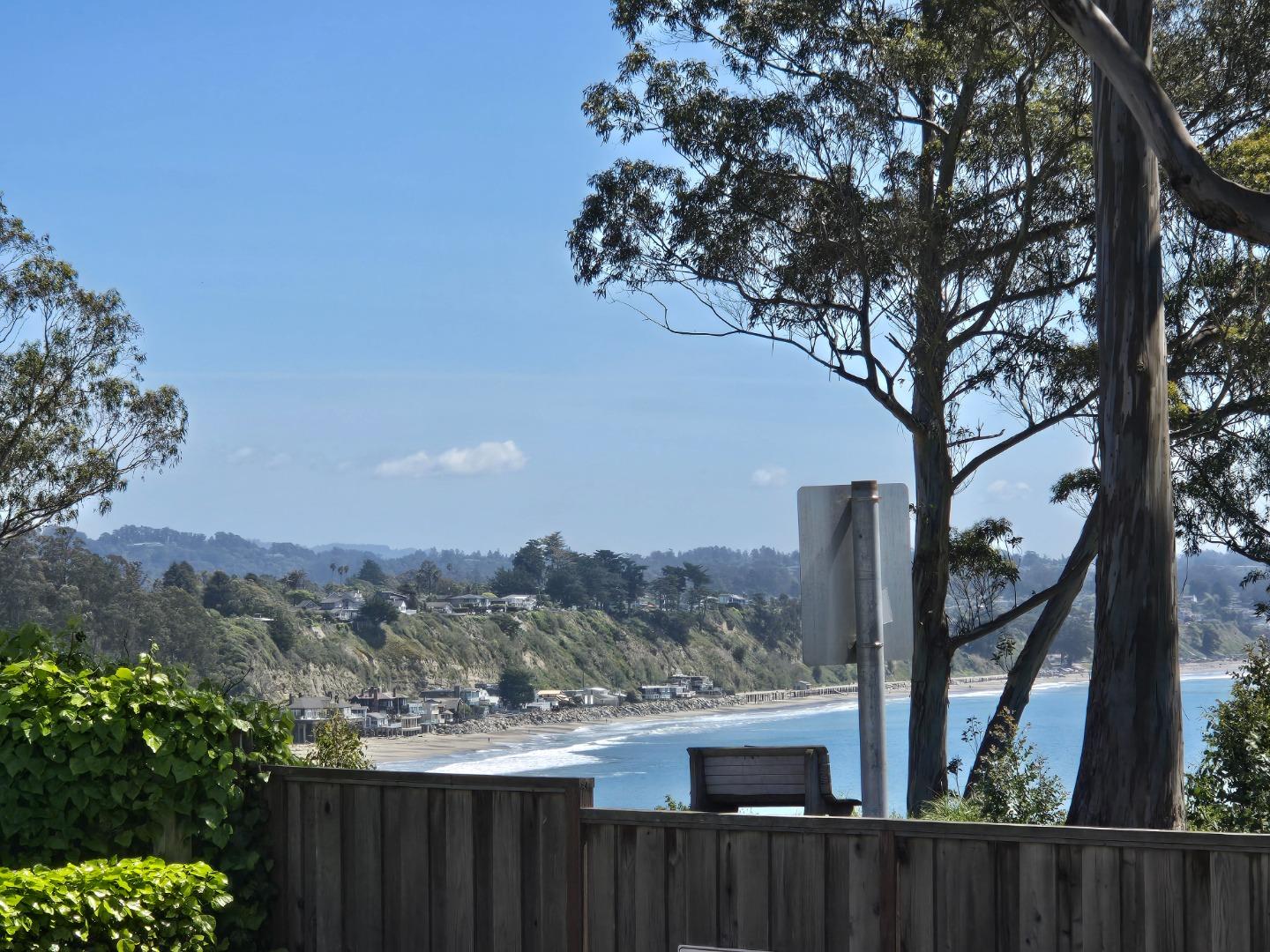 Detail Gallery Image 7 of 28 For 825 Balboa Ave #104,  Capitola,  CA 95010 - 2 Beds | 1/1 Baths