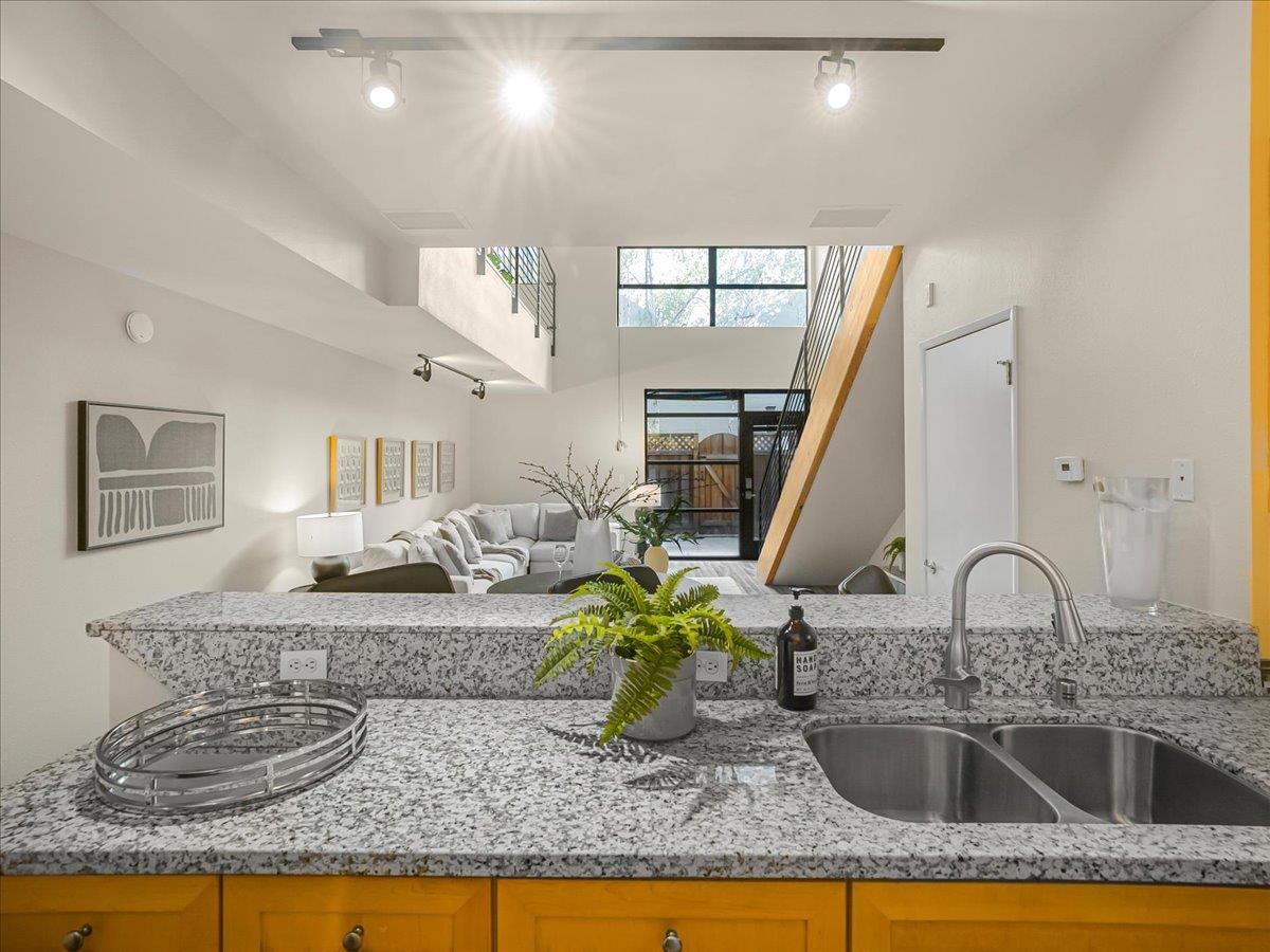 Detail Gallery Image 17 of 50 For 400 N 1st St #101,  San Jose,  CA 95112 - 1 Beds | 1/1 Baths