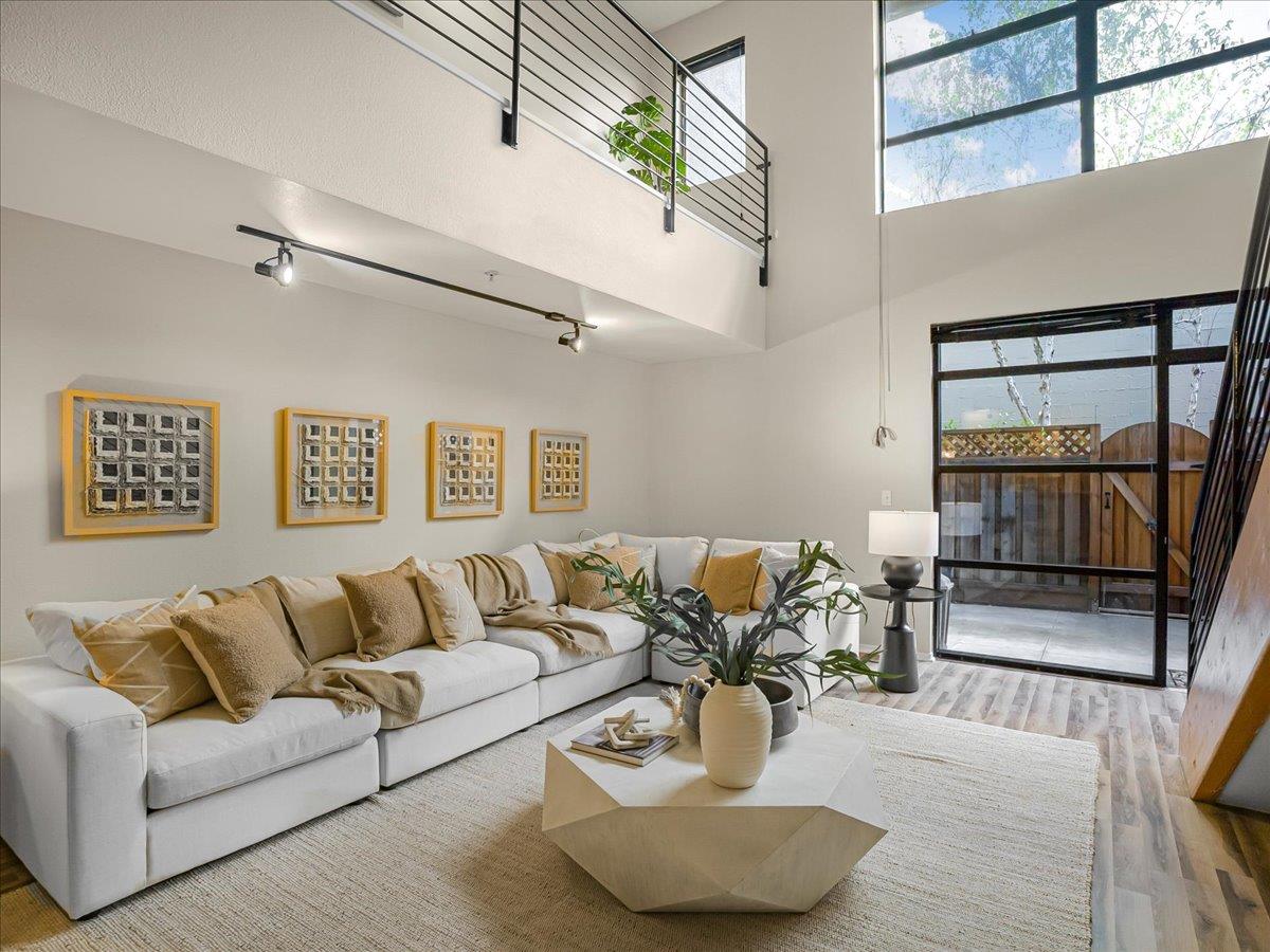 Detail Gallery Image 2 of 50 For 400 N 1st St #101,  San Jose,  CA 95112 - 1 Beds | 1/1 Baths