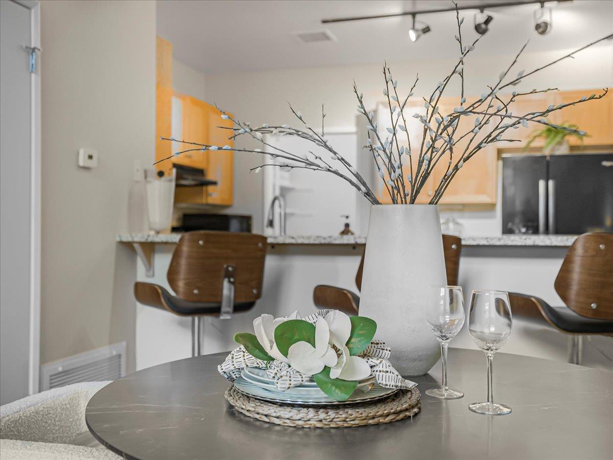 Detail Gallery Image 32 of 50 For 400 N 1st St #101,  San Jose,  CA 95112 - 1 Beds | 1/1 Baths