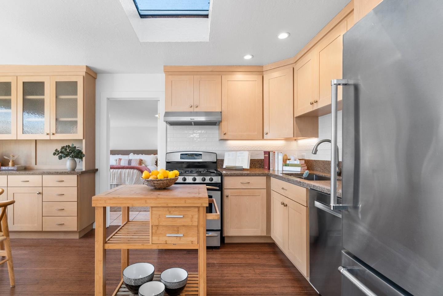 Detail Gallery Image 11 of 35 For 691 35th Ave, Santa Cruz,  CA 95062 - 2 Beds | 2 Baths