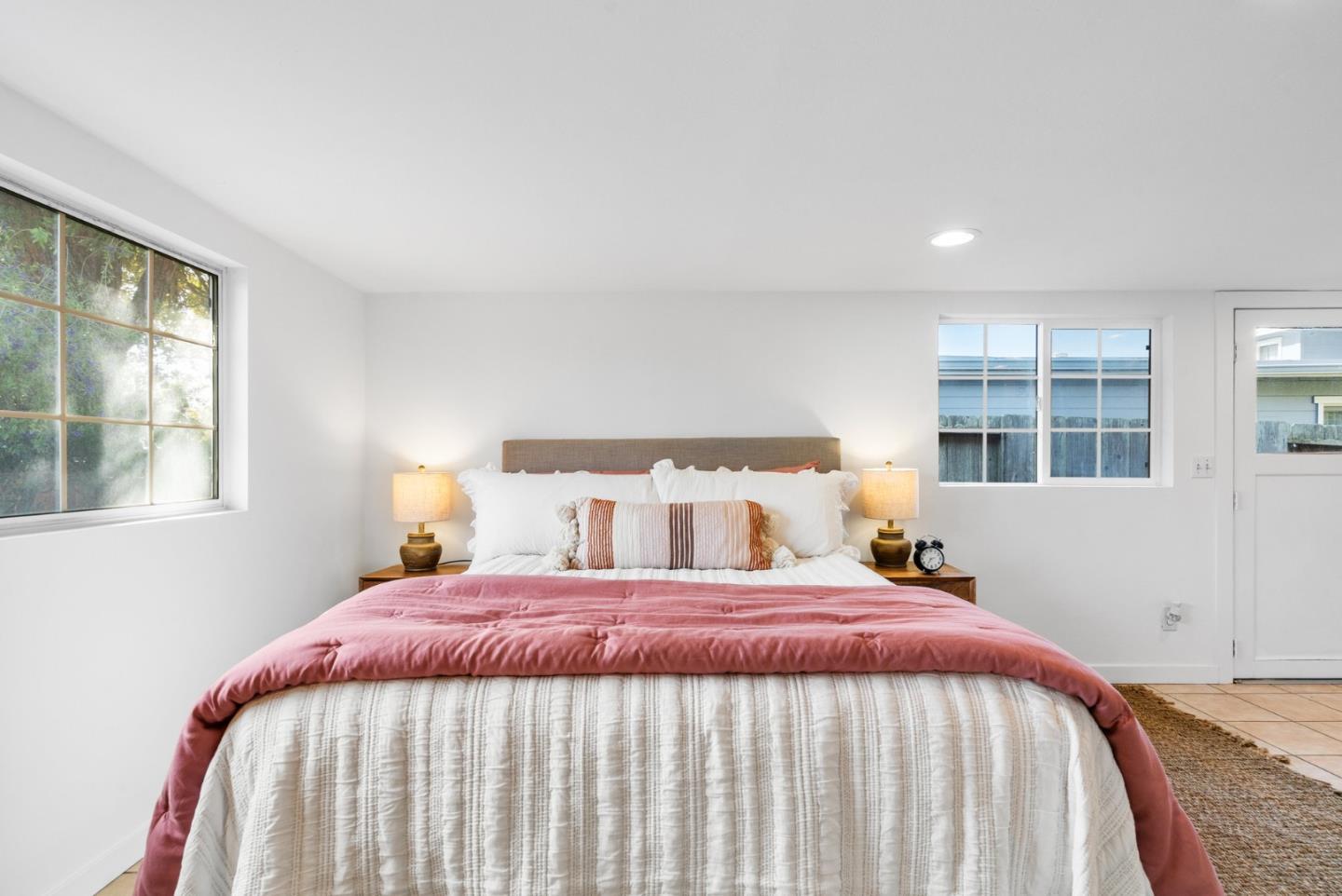 Detail Gallery Image 16 of 35 For 691 35th Ave, Santa Cruz,  CA 95062 - 2 Beds | 2 Baths