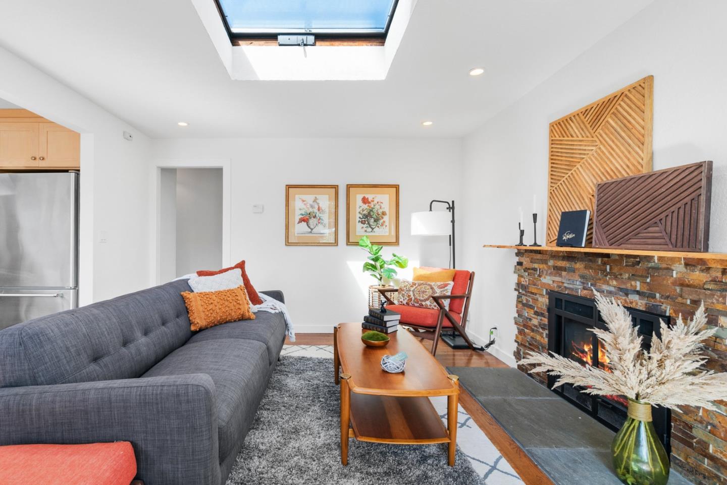 Detail Gallery Image 4 of 35 For 691 35th Ave, Santa Cruz,  CA 95062 - 2 Beds | 2 Baths