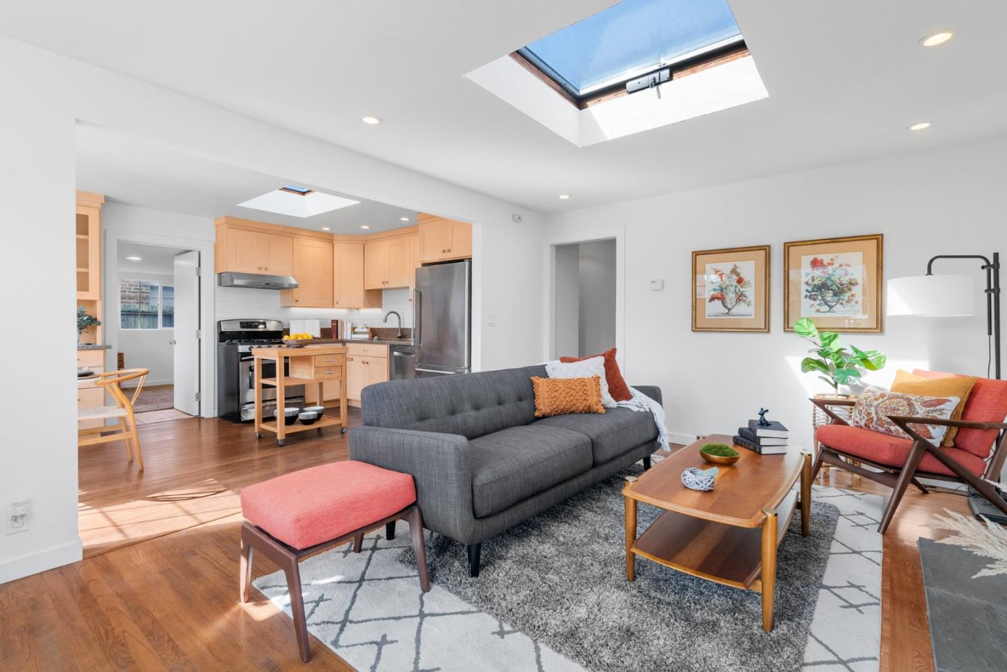Detail Gallery Image 6 of 35 For 691 35th Ave, Santa Cruz,  CA 95062 - 2 Beds | 2 Baths