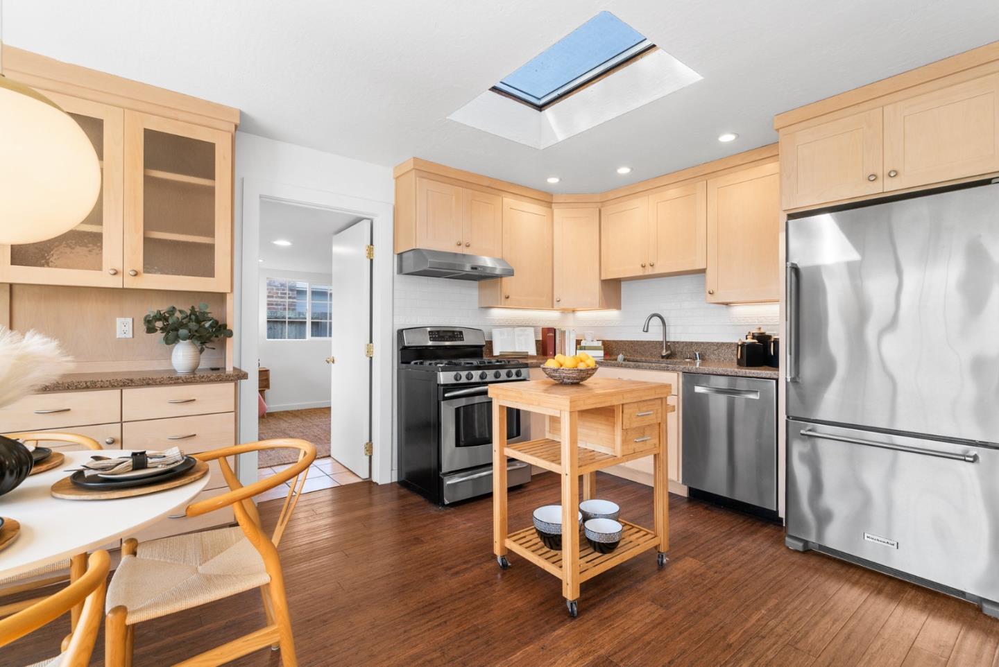 Detail Gallery Image 7 of 35 For 691 35th Ave, Santa Cruz,  CA 95062 - 2 Beds | 2 Baths
