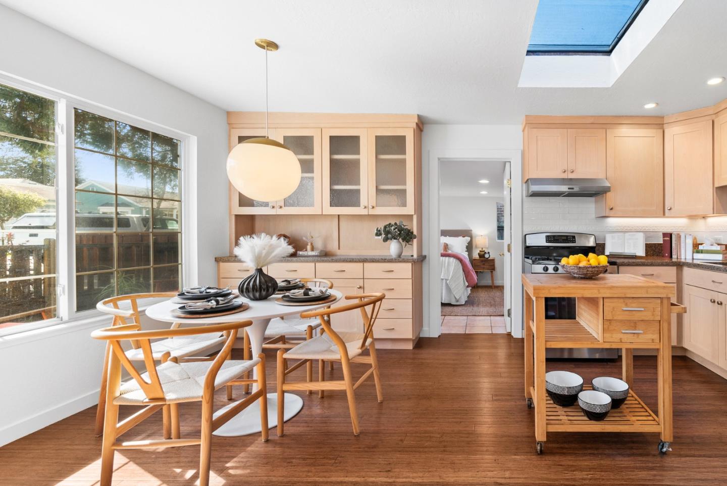Detail Gallery Image 9 of 35 For 691 35th Ave, Santa Cruz,  CA 95062 - 2 Beds | 2 Baths