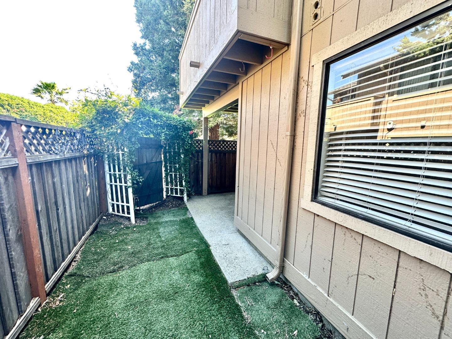 Detail Gallery Image 11 of 21 For 558 Ironwood Ter #4,  Sunnyvale,  CA 94086 - 1 Beds | 1 Baths