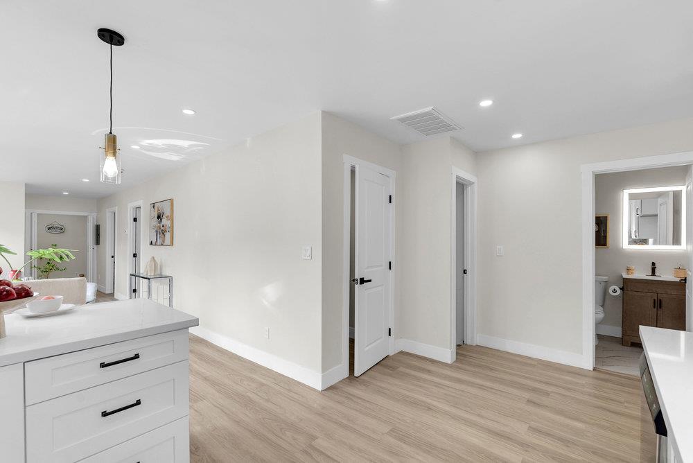 Detail Gallery Image 11 of 48 For 840 Jackson St, San Jose,  CA 95112 - 2 Beds | 2 Baths