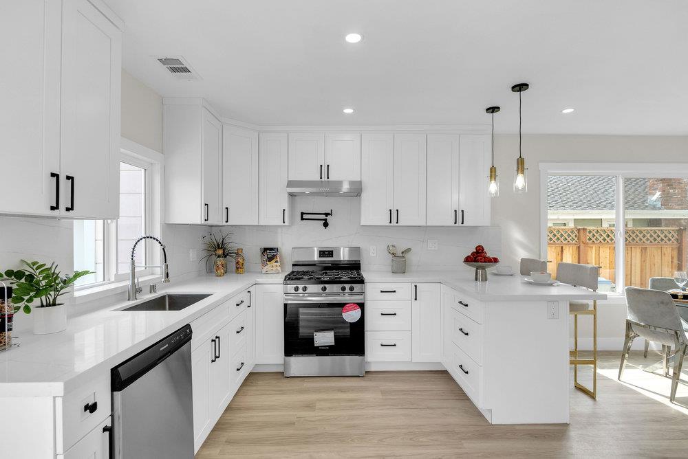 Detail Gallery Image 9 of 48 For 840 Jackson St, San Jose,  CA 95112 - 2 Beds | 2 Baths
