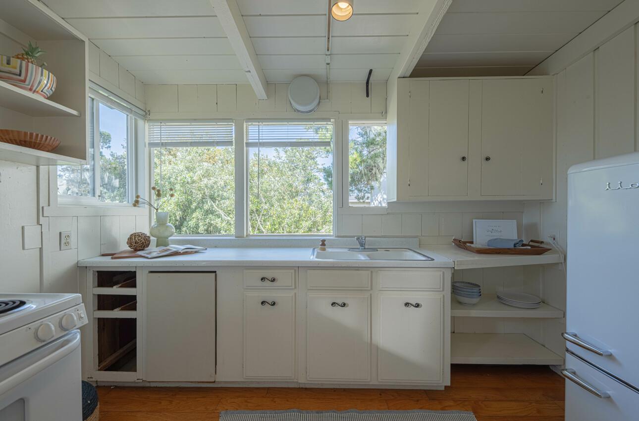 Detail Gallery Image 14 of 18 For 1208 Presidio Blvd, Pacific Grove,  CA 93950 - 1 Beds | 1 Baths