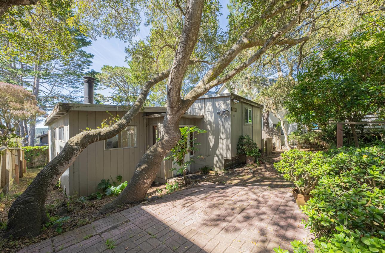 Detail Gallery Image 5 of 18 For 1208 Presidio Blvd, Pacific Grove,  CA 93950 - 1 Beds | 1 Baths
