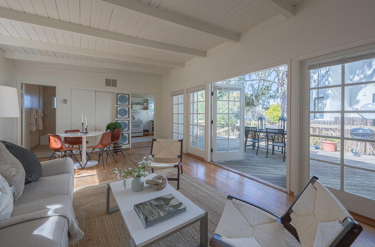 Detail Gallery Image 8 of 18 For 1208 Presidio Blvd, Pacific Grove,  CA 93950 - 1 Beds | 1 Baths