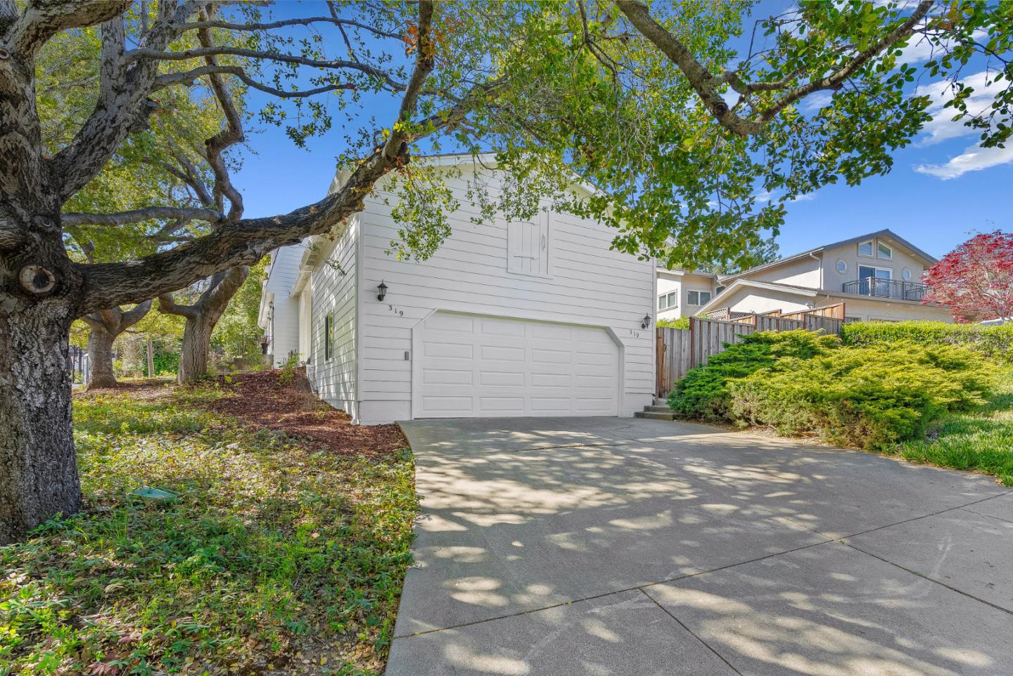 Detail Gallery Image 2 of 48 For 319 Montclair Rd, Los Gatos,  CA 95032 - 4 Beds | 2/1 Baths