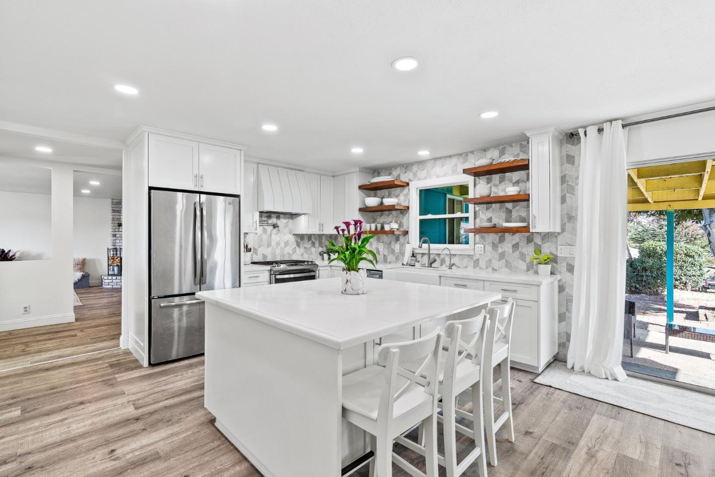 Detail Gallery Image 3 of 33 For 19395 Bellinzona Ave, Salinas,  CA 93906 - 3 Beds | 2 Baths