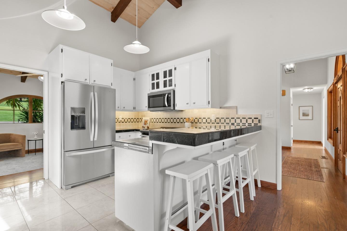 Detail Gallery Image 12 of 56 For 423 Sumner Ave, Aptos,  CA 95003 - 2 Beds | 2 Baths