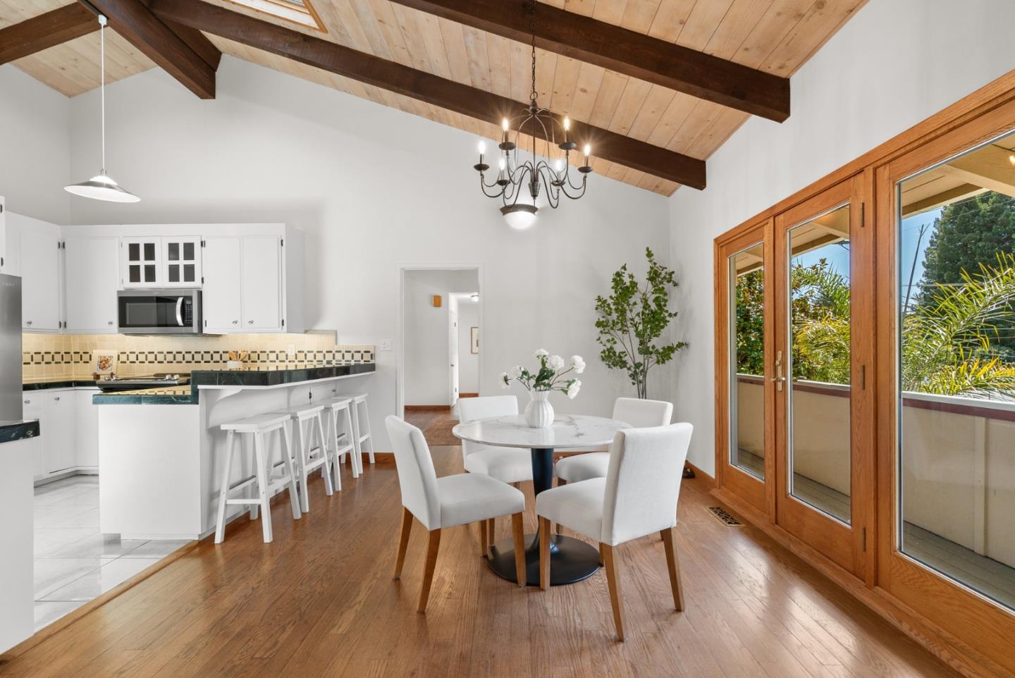 Detail Gallery Image 16 of 56 For 423 Sumner Ave, Aptos,  CA 95003 - 2 Beds | 2 Baths