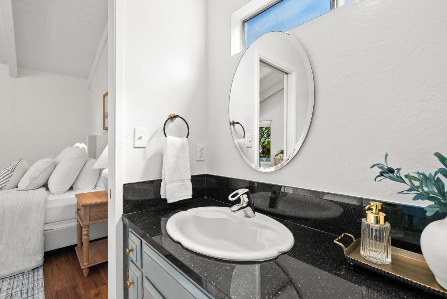 Detail Gallery Image 34 of 56 For 423 Sumner Ave, Aptos,  CA 95003 - 2 Beds | 2 Baths