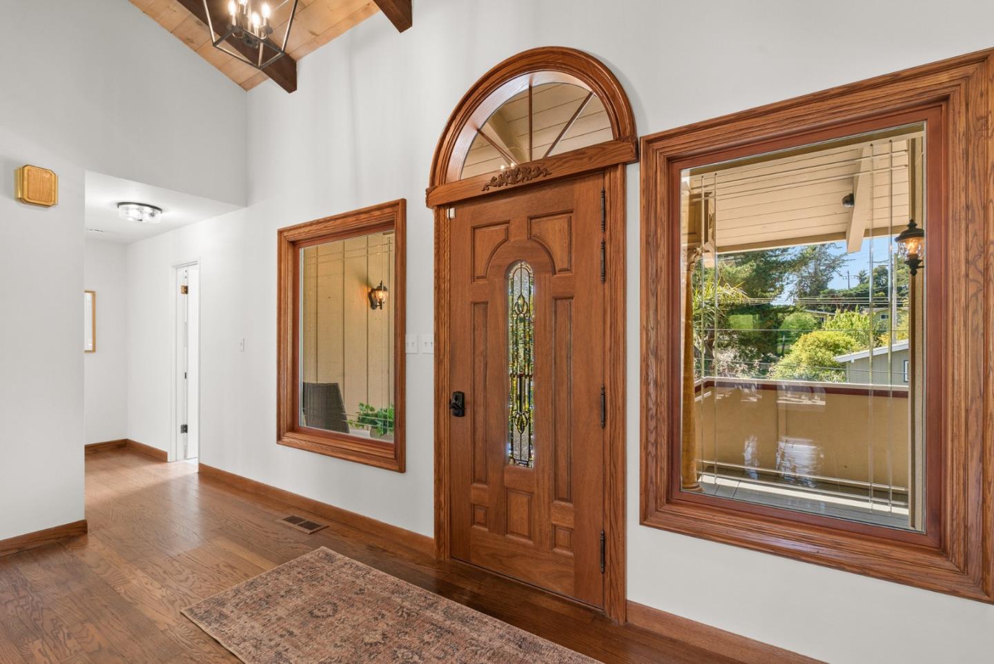 Detail Gallery Image 4 of 56 For 423 Sumner Ave, Aptos,  CA 95003 - 2 Beds | 2 Baths
