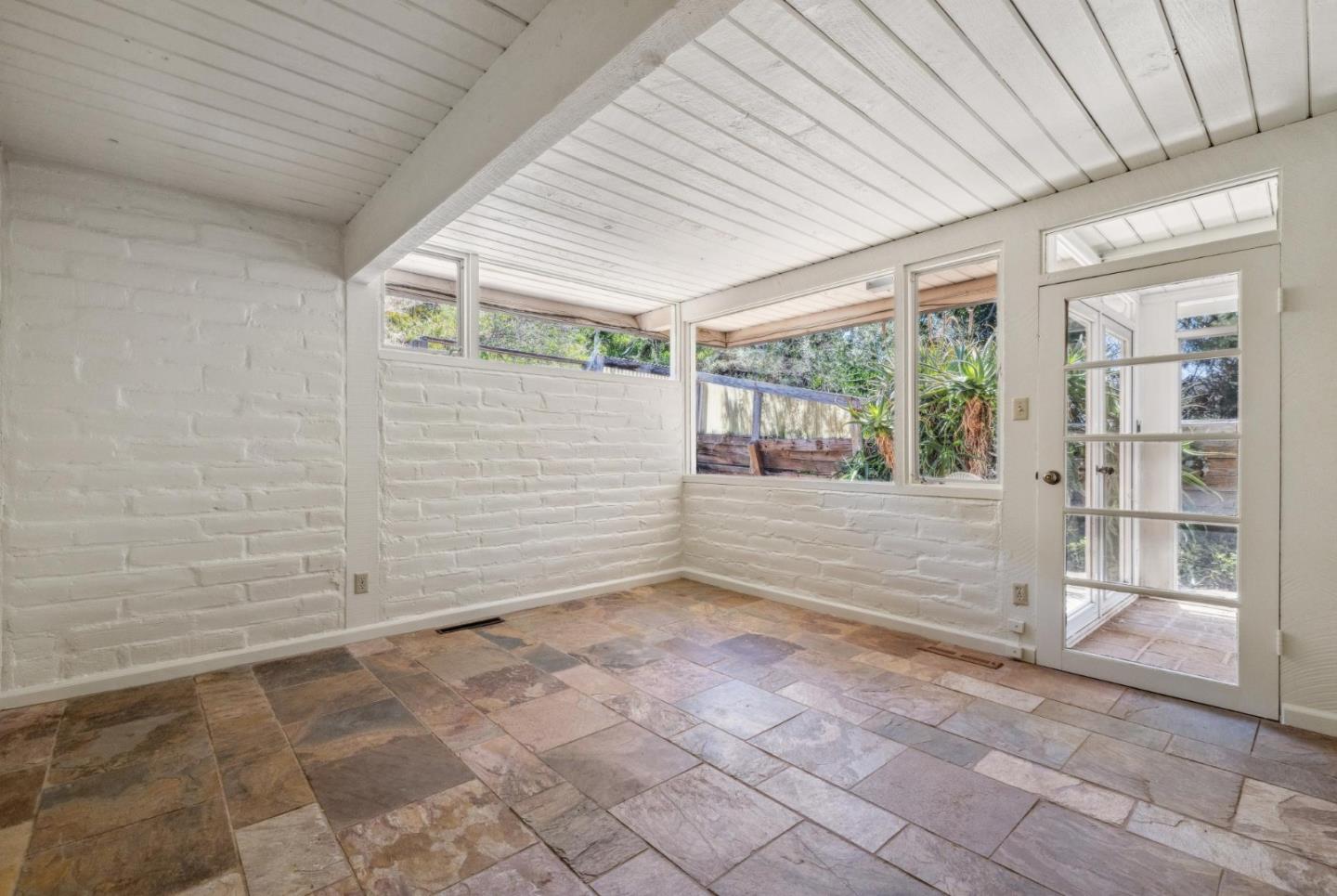 Detail Gallery Image 17 of 31 For 365 Country Club Dr, Carmel Valley,  CA 93924 - 3 Beds | 2 Baths