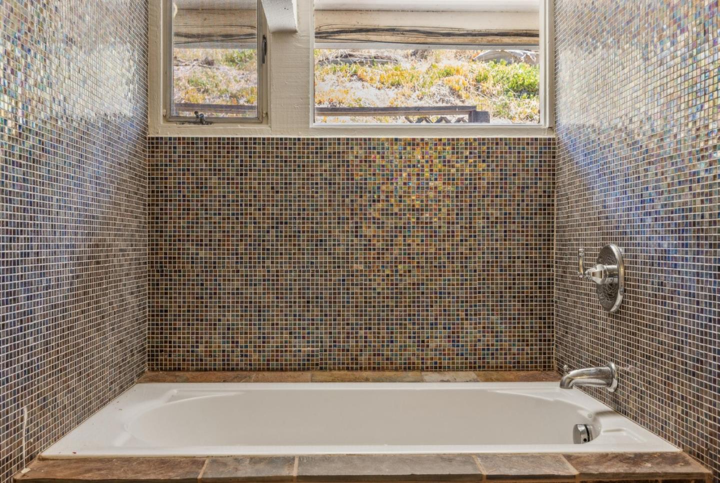 Detail Gallery Image 19 of 31 For 365 Country Club Dr, Carmel Valley,  CA 93924 - 3 Beds | 2 Baths