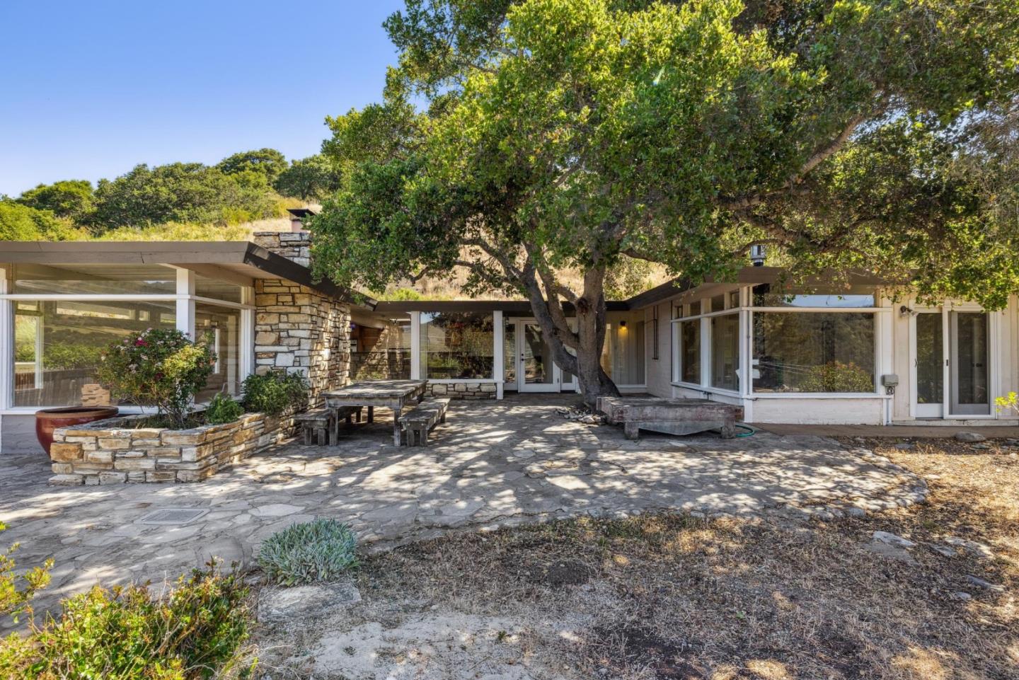 Detail Gallery Image 20 of 31 For 365 Country Club Dr, Carmel Valley,  CA 93924 - 3 Beds | 2 Baths