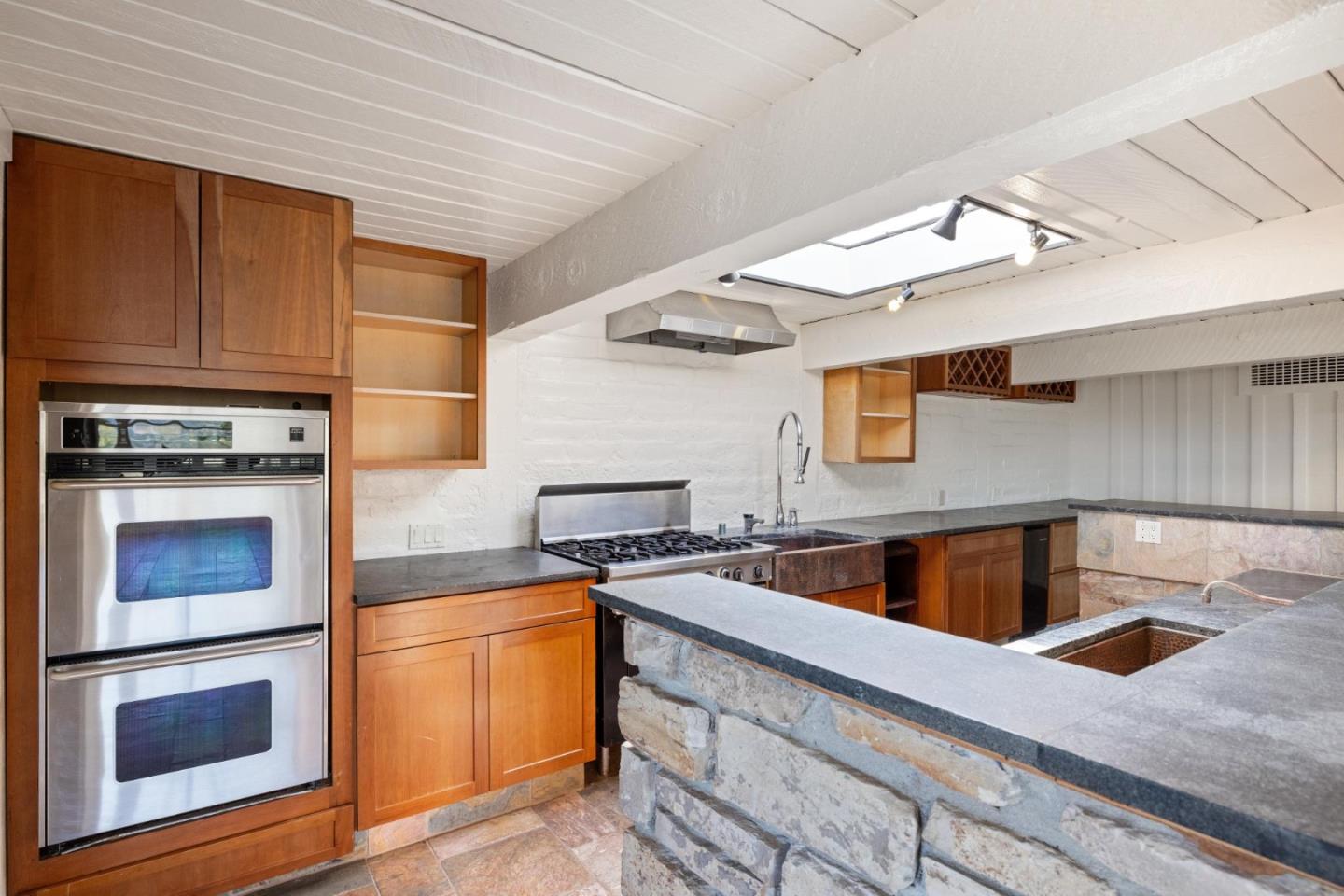Detail Gallery Image 7 of 31 For 365 Country Club Dr, Carmel Valley,  CA 93924 - 3 Beds | 2 Baths