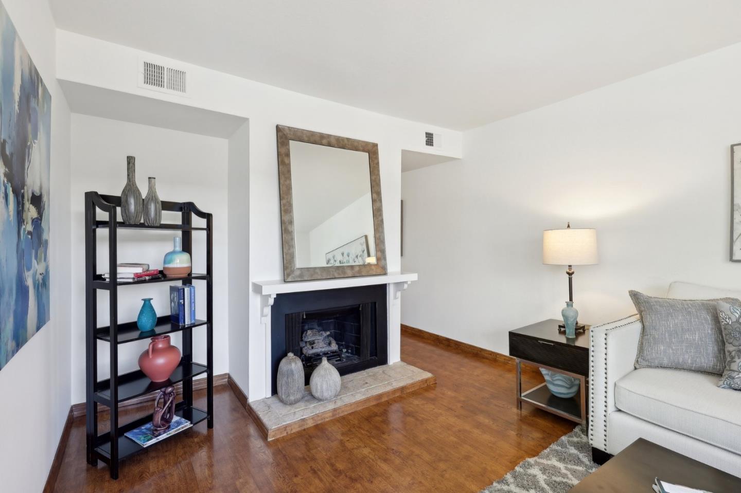 Detail Gallery Image 10 of 49 For 2000 Palm Ave #7,  San Mateo,  CA 94403 - 1 Beds | 1 Baths