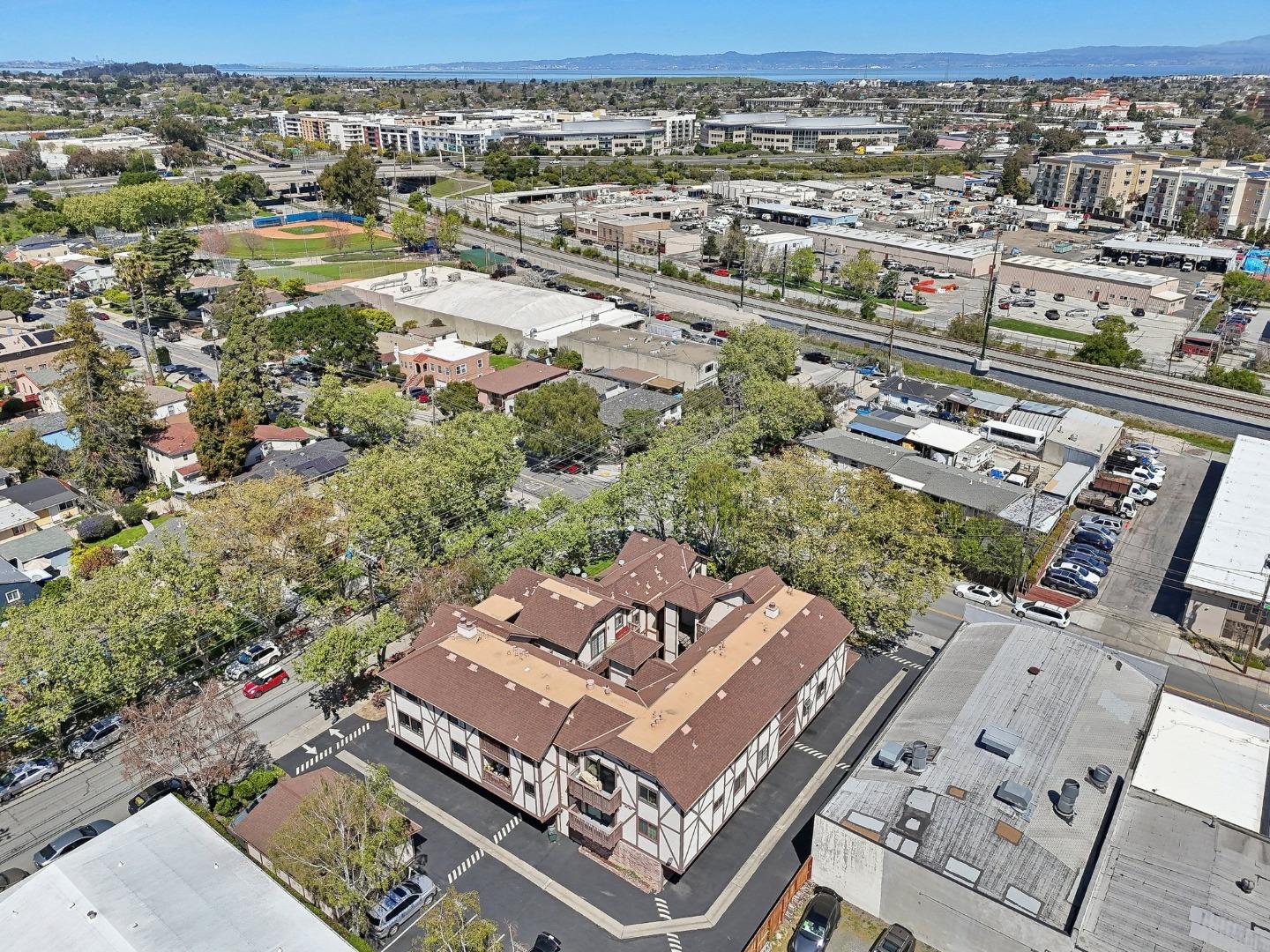 Detail Gallery Image 41 of 49 For 2000 Palm Ave #7,  San Mateo,  CA 94403 - 1 Beds | 1 Baths