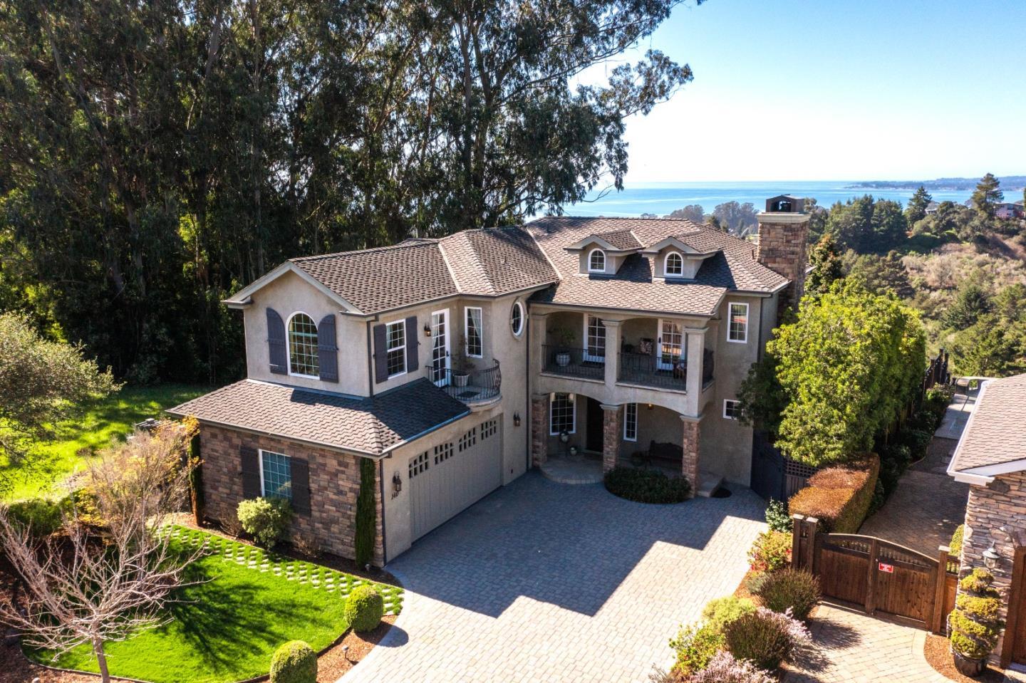 Detail Gallery Image 3 of 51 For 140 Zanzibar Dr, Aptos,  CA 95003 - 3 Beds | 3 Baths