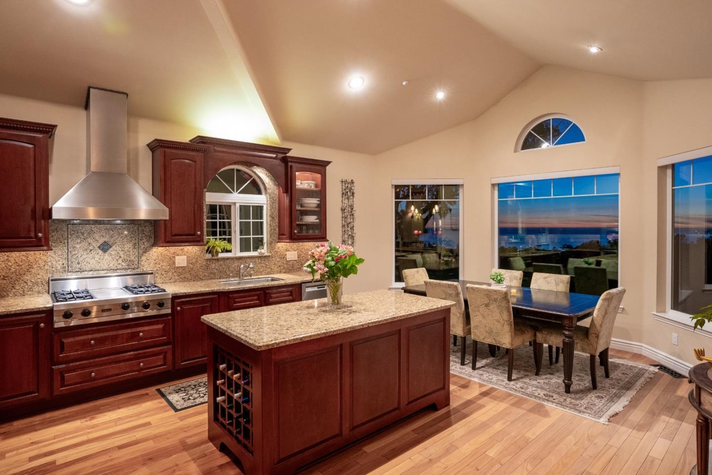 Detail Gallery Image 8 of 51 For 140 Zanzibar Dr, Aptos,  CA 95003 - 3 Beds | 3 Baths