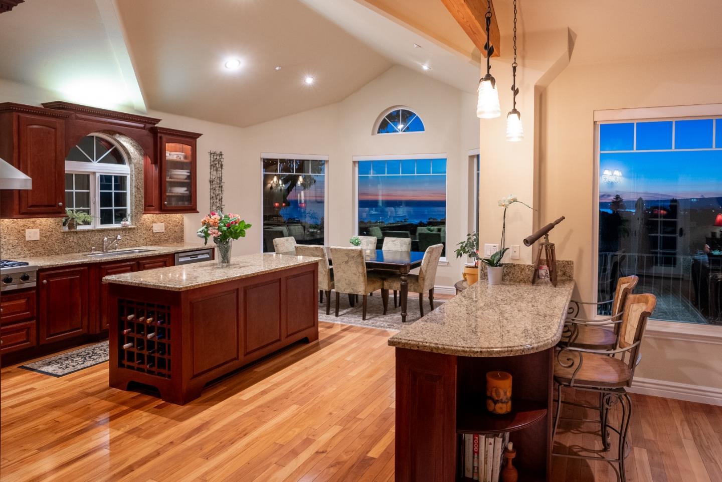 Detail Gallery Image 9 of 51 For 140 Zanzibar Dr, Aptos,  CA 95003 - 3 Beds | 3 Baths