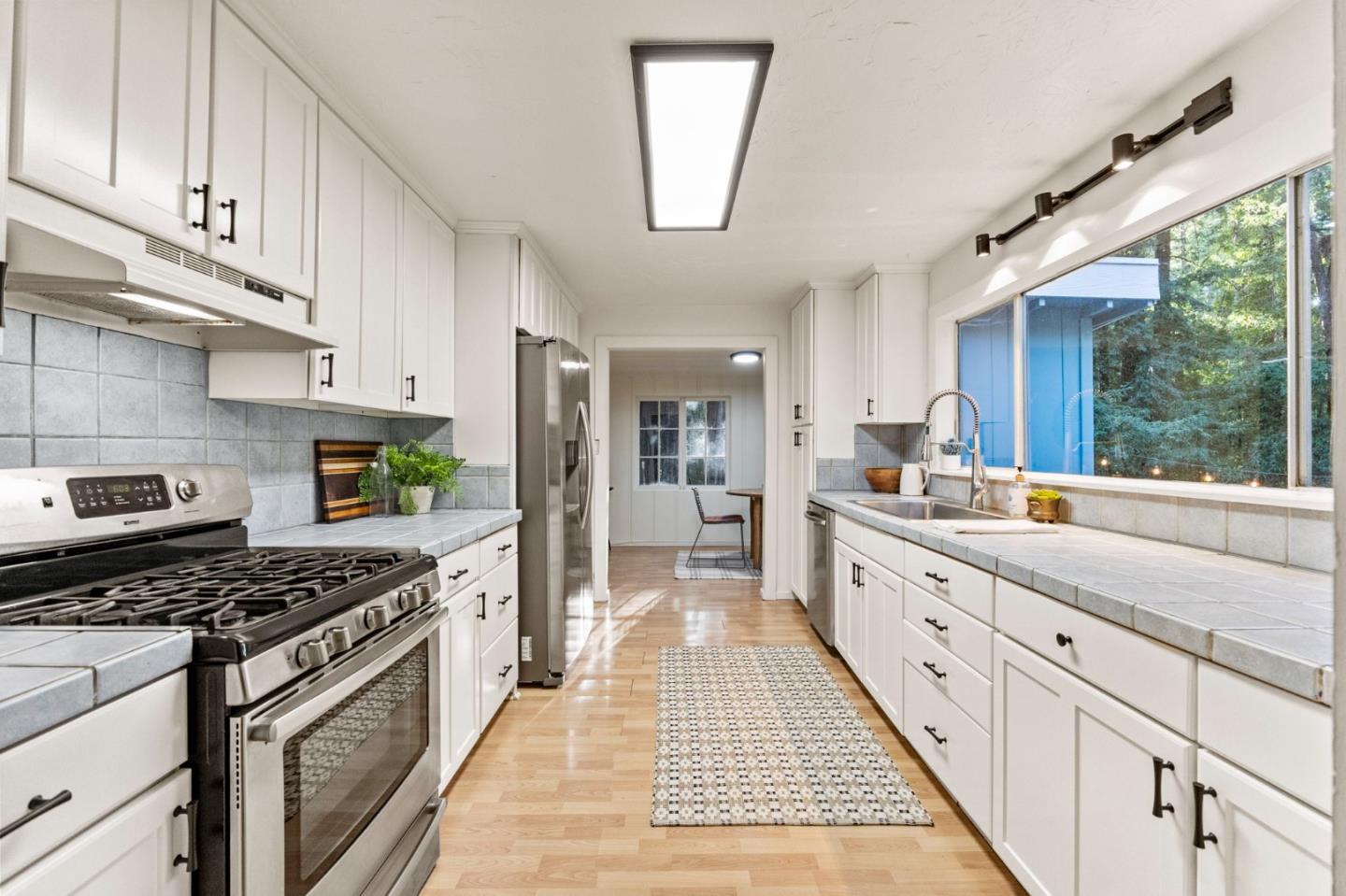 Detail Gallery Image 10 of 57 For 241 Redwood Way, Boulder Creek,  CA 95006 - 4 Beds | 2 Baths
