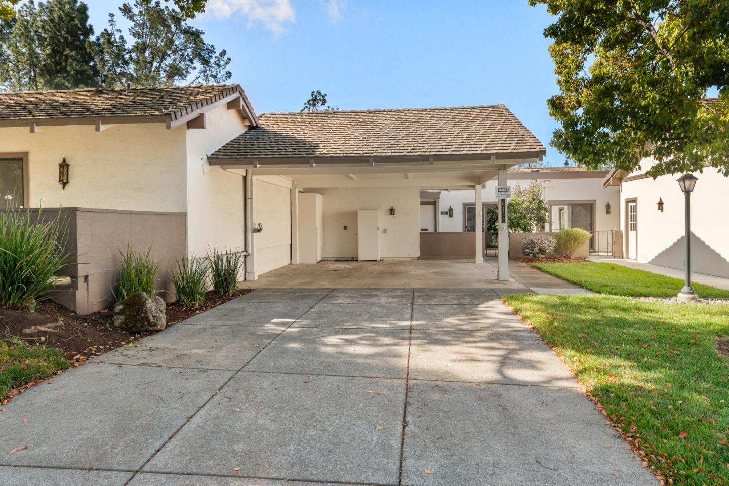 Detail Gallery Image 2 of 39 For 6186 Gerdts Dr, San Jose,  CA 95135 - 2 Beds | 2 Baths