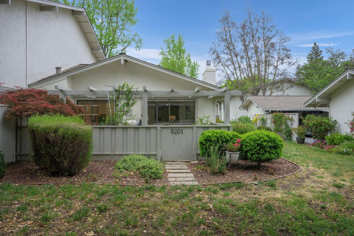 Detail Gallery Image 25 of 40 For 5201 Cribari-Hills, San Jose,  CA 95135 - 2 Beds | 2 Baths