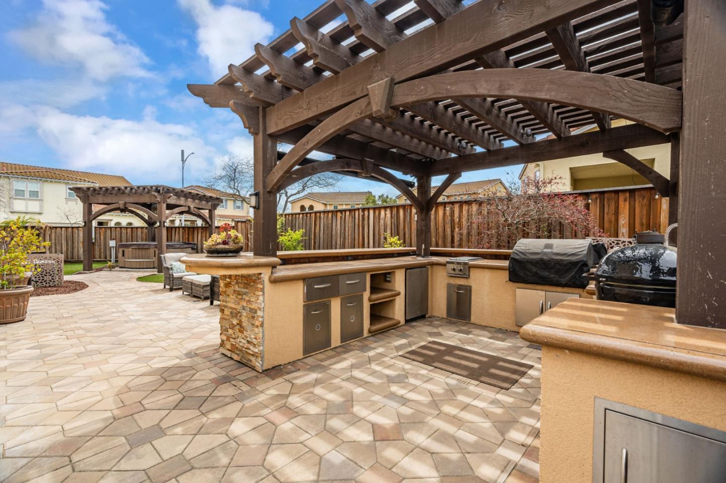 Detail Gallery Image 2 of 63 For 6525 Gravina Loop, San Jose,  CA 95138 - 4 Beds | 2/1 Baths
