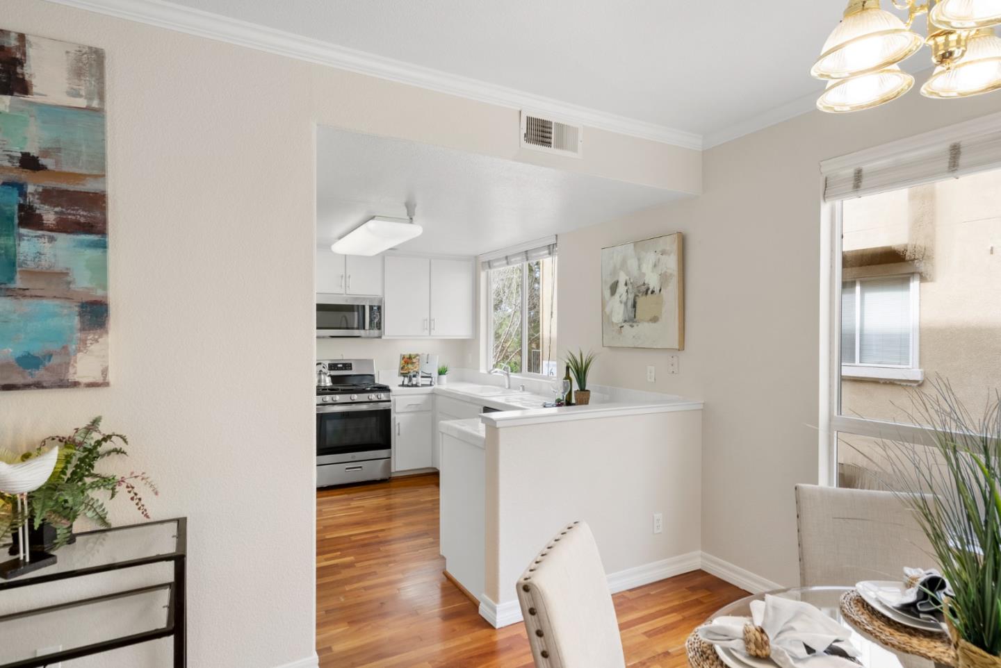 Detail Gallery Image 10 of 44 For 521 Tower Hill Ave #608,  San Jose,  CA 95136 - 2 Beds | 2/1 Baths