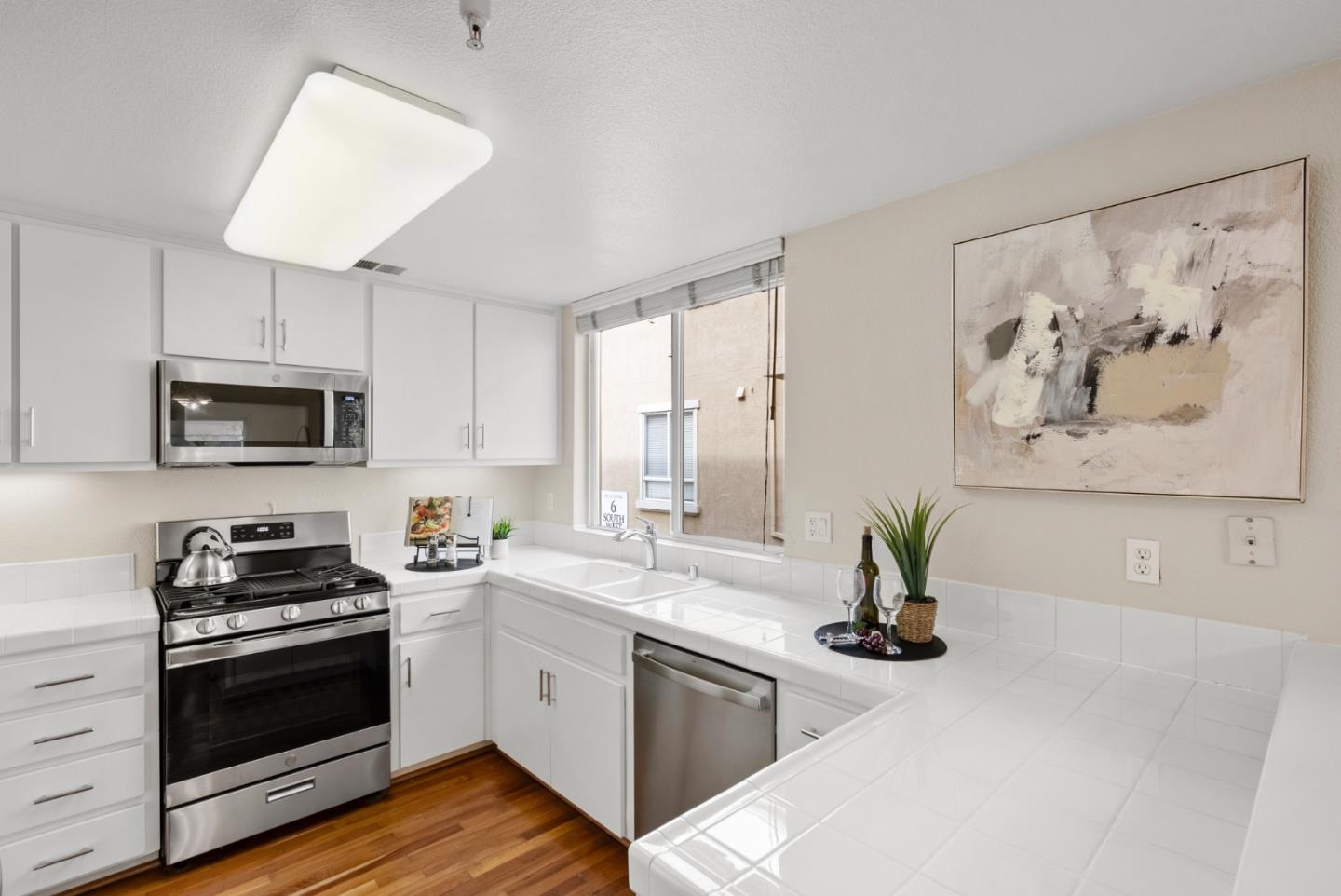 Detail Gallery Image 11 of 44 For 521 Tower Hill Ave #608,  San Jose,  CA 95136 - 2 Beds | 2/1 Baths
